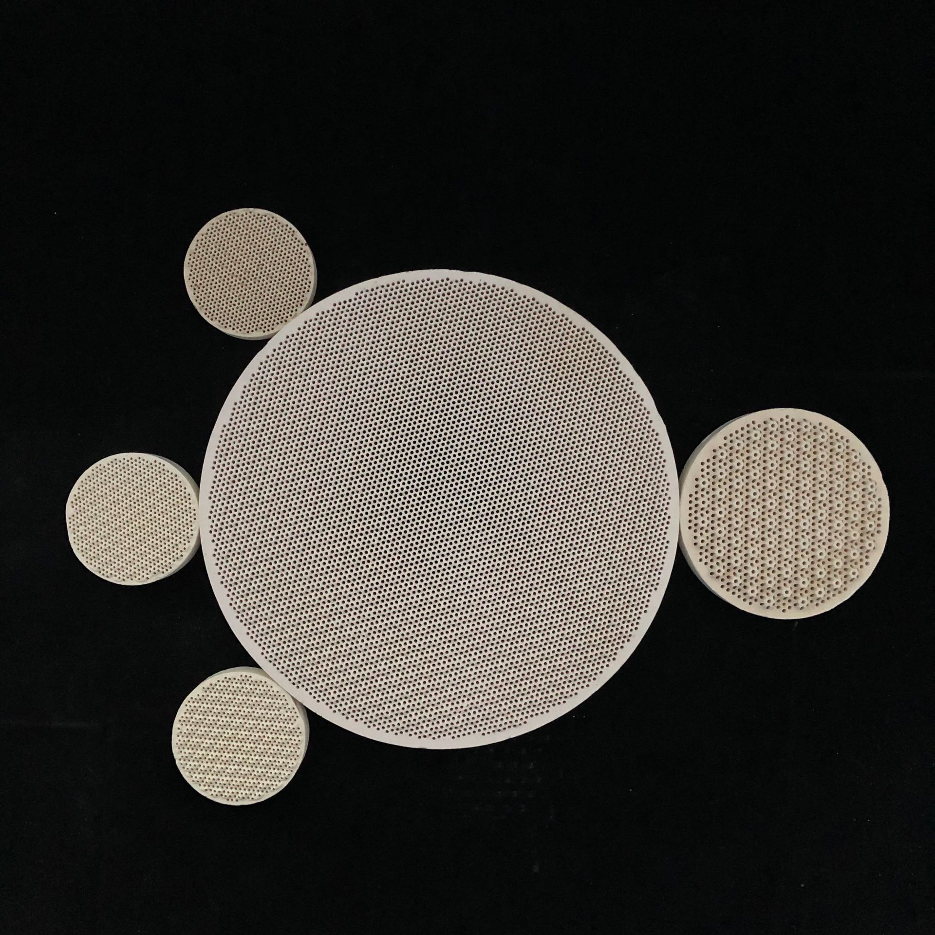 Honeycomb ceramic plate oven high temperature burning honeycomb porous ceramic plate cordierite SLATE ceramics (9).jpg